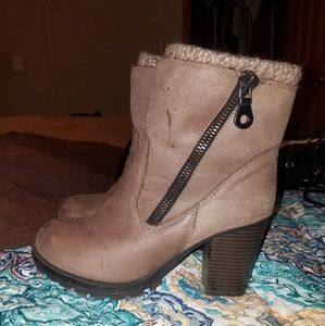 High heels boots
